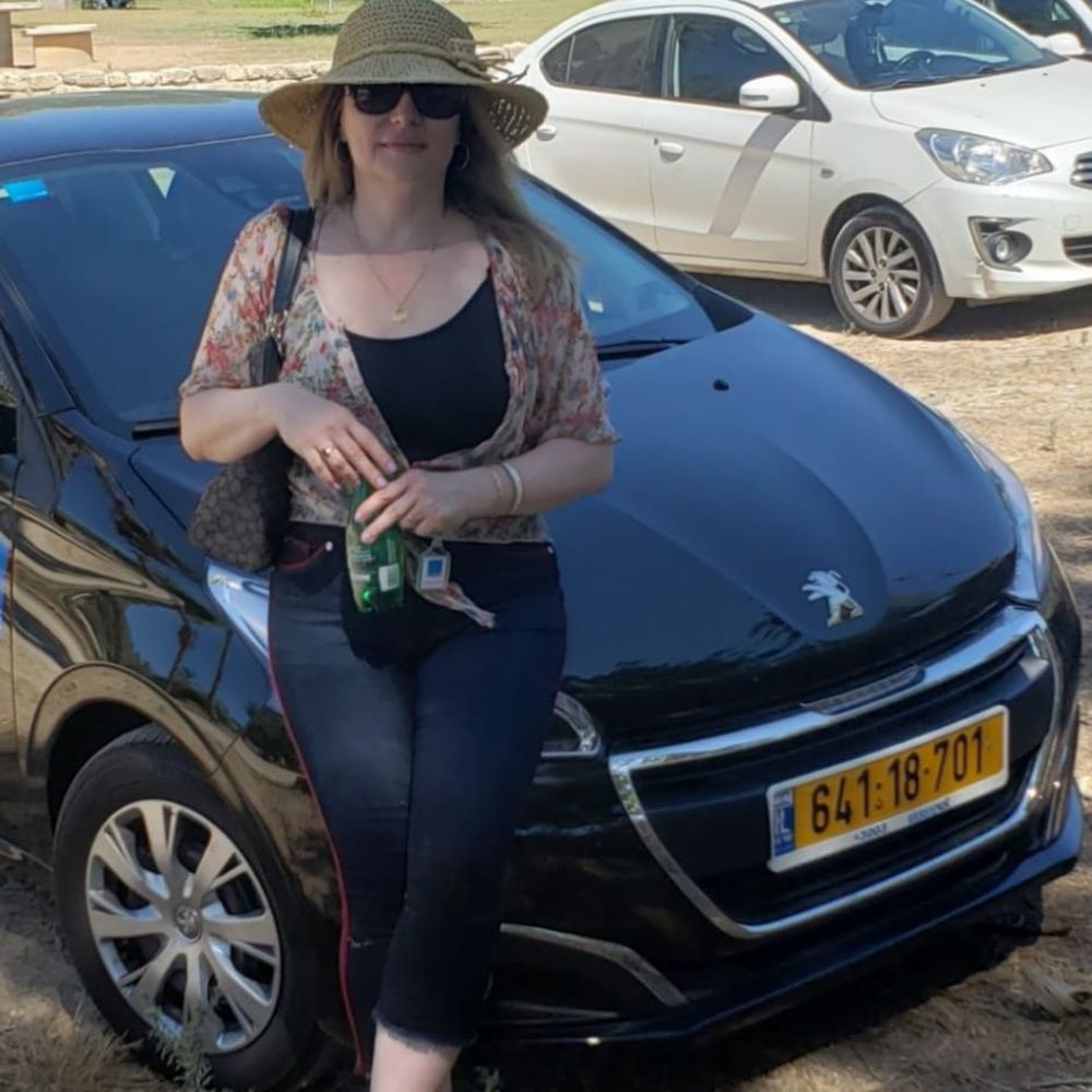 Meet your Posher, Alla